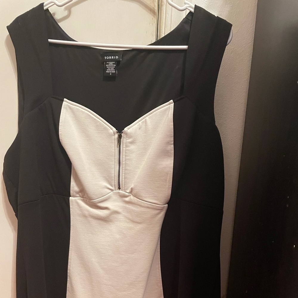 Torrid Color Block Peplum Top Size 3 - image 2